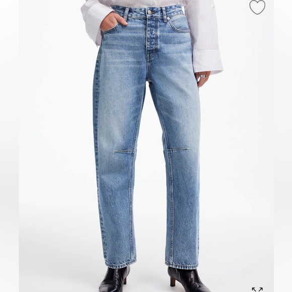 Madewell The Curvy Darted Barrel-Leg Jean in Dobbins Wash - Picture 2 of 10